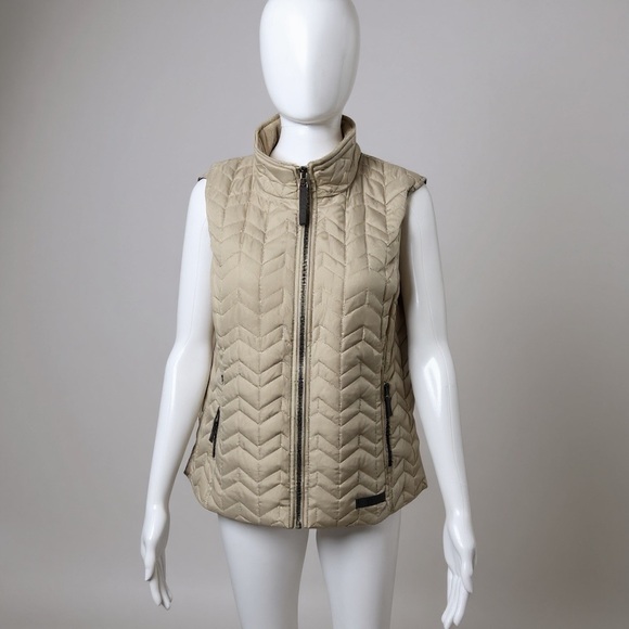 G H Bass & Company Women's Quilted Vest - Picture 2 of 8